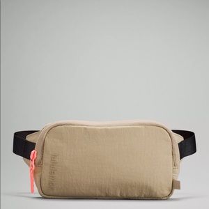 NWT Lululemon Trench Mini Everywhere Belt Bag